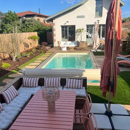 Couleurs Bassin וילה *